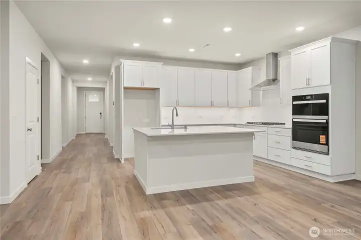 Disclaimer Secondary photos of same floor plan on a different lot in the community: Photos are from another Biscayne, finishes, upgrades, and features may vary.