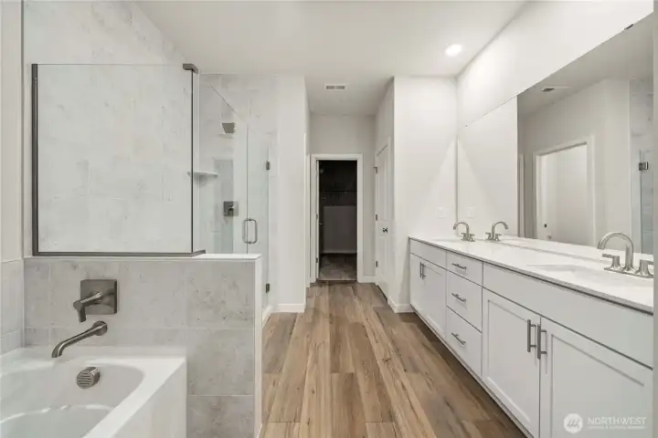 Disclaimer Secondary photos of same floor plan on a different lot in the community: Photos are from another Biscayne, finishes, upgrades, and features may vary.