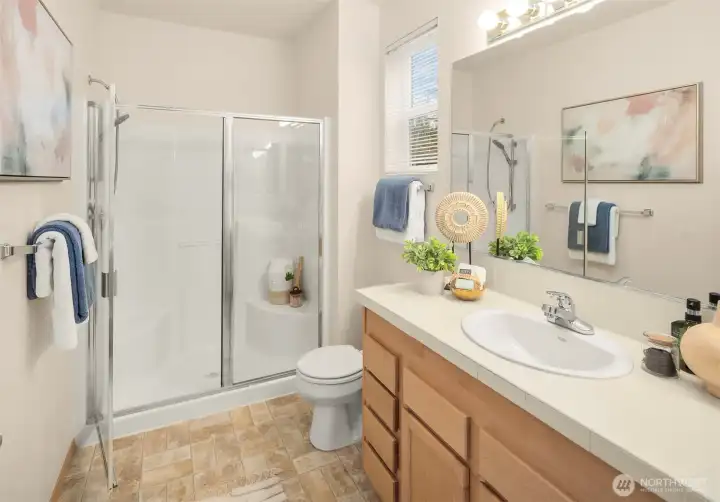 Primary en-suite bathroom