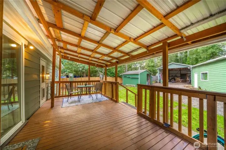 Covered back deck, plenty of room to entertain in all seasons