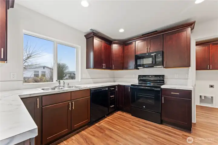 All images may vary. Photos are from previously built home. Photos may include upgrades/furnishings not included in base price.