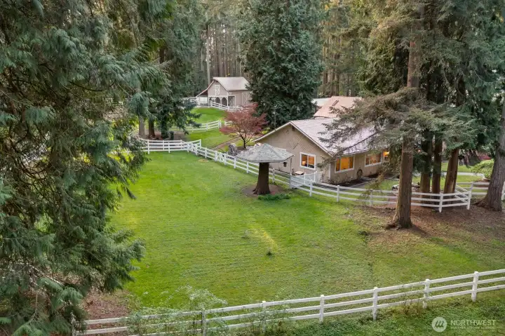 Fenced & partially fenced lush pastures and dry paddock.