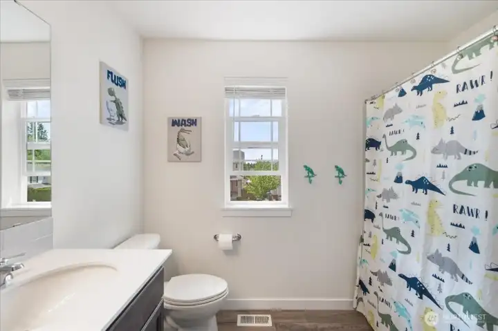 Upstairs full bath. Upstairs full bath.
