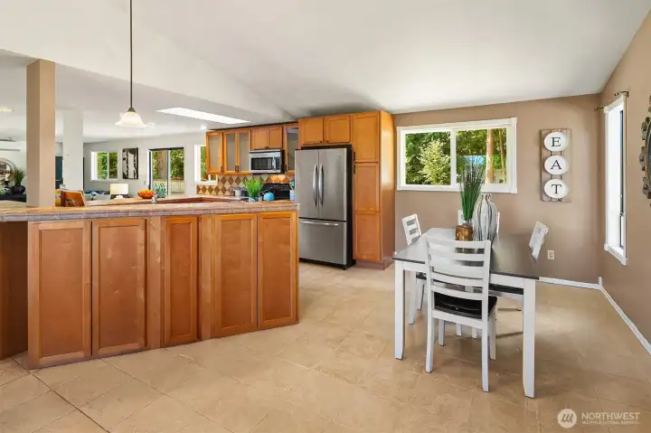 There is plenty of storage in the kitchen. There is plenty of storage in the kitchen.