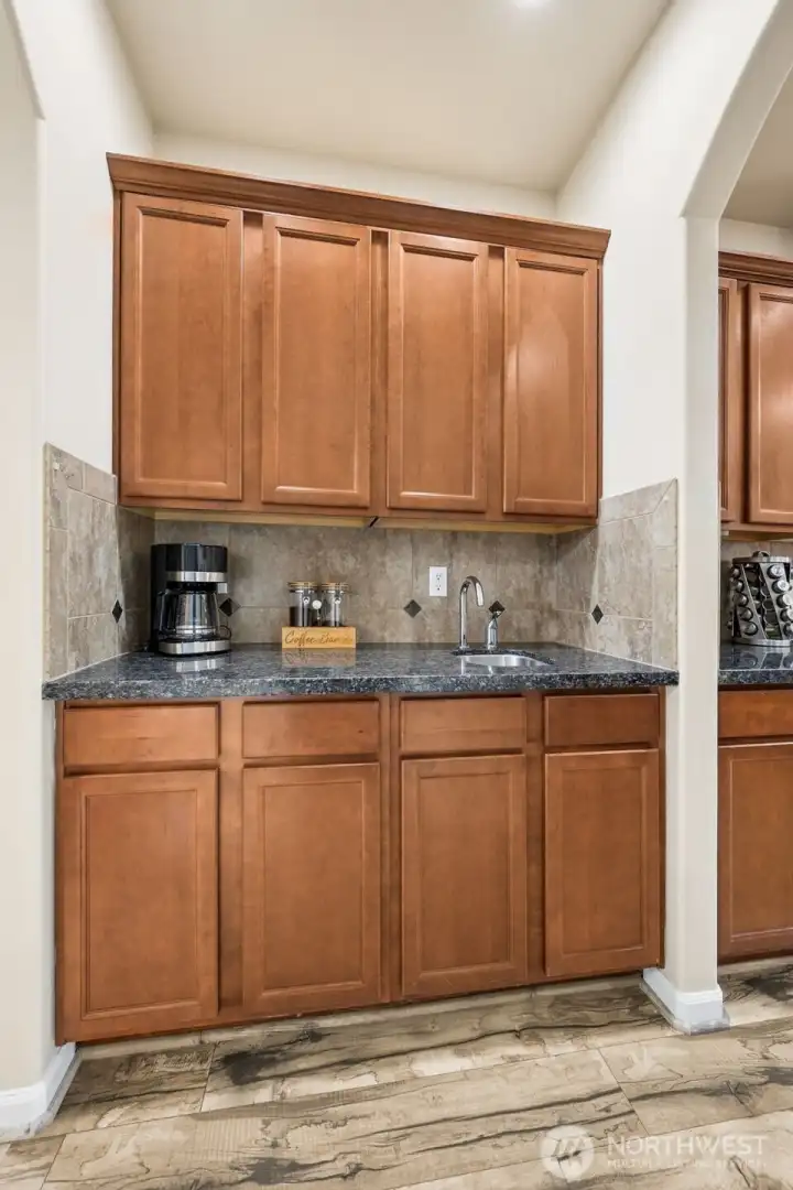 Coffee station/ bar area and extra cabinets
