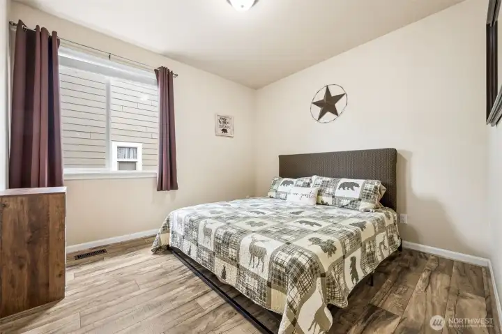 2nd bedroom
