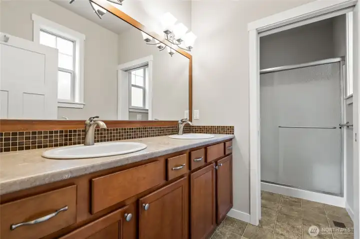 Main Floor Suite #1 Bathroom Main Floor Suite #1 Bathroom