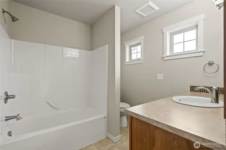 Upper Floor Suite #3 Bathroom Upper Floor Suite #3 Bathroom