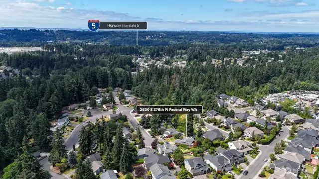 Location, location! Less than 3 miles to I-5 access and Costco shopping center. Close to schools, parks, and Wild Waves water park. Minutes to downtown Edgewood.