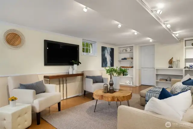 Private Recreation/Media room or Perfect for an Office