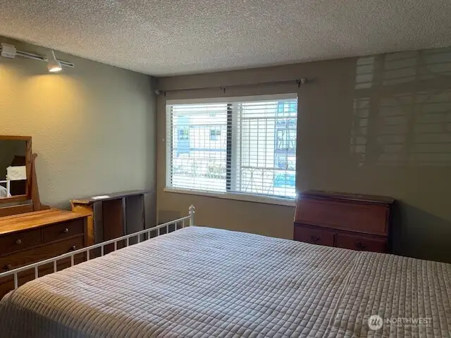 2nd Large bedroom-East Window