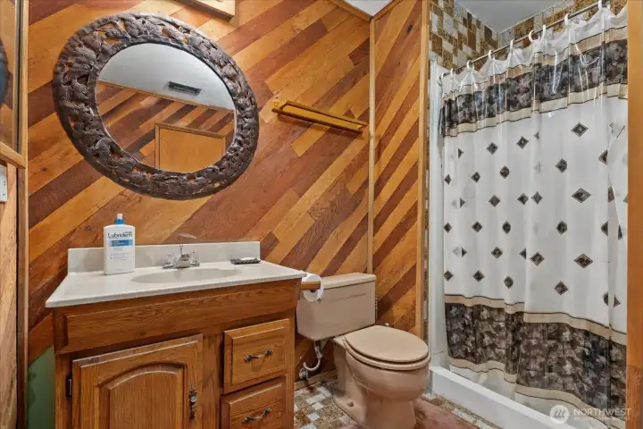 DOWNSTAIRS BATHROOM
