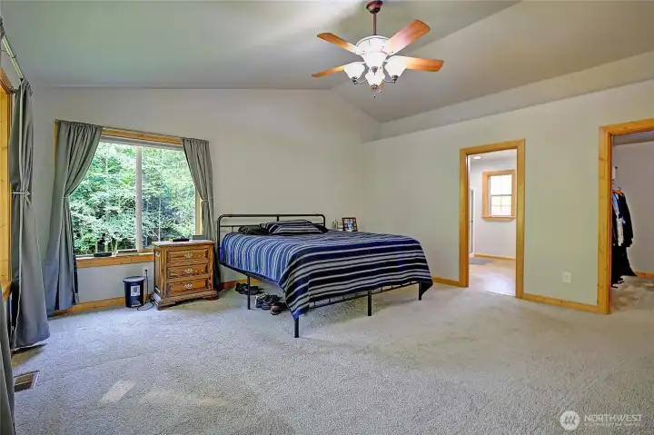 ALL new carpet throughout...