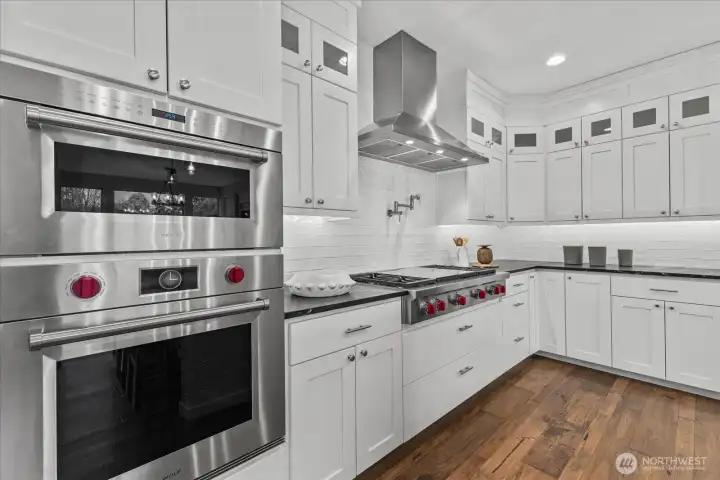 WELCOME TO YOUR GENUINE 'CHEF'S' DREAM KITCHEN!