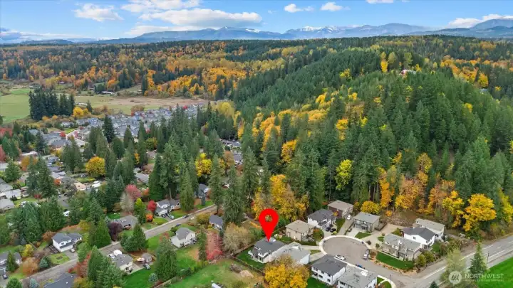 NESTLED INTO NW MOUNTAINS, RIVERS & LAKES...