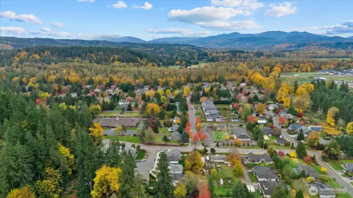 NATURE'S PLAYGROUND-RIGHT OUT YOUR FRONT DOOR!