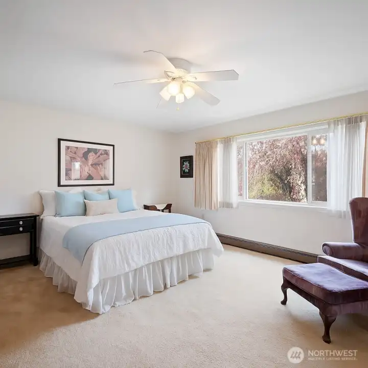 Second bedroom with courtyard views