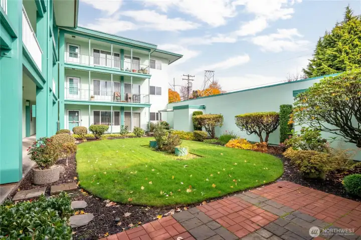 Well maintained Courtyard