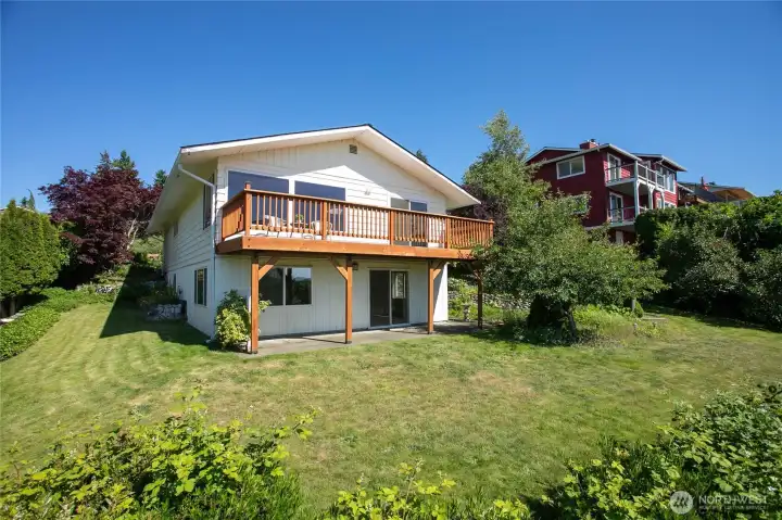 Large private lot with nice buffers and let's ntot forget the VIEWS!