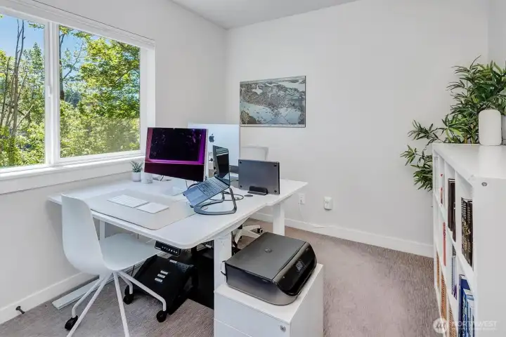 3rd bedroom or office space