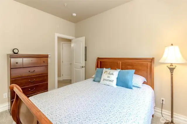 2nd bedroom