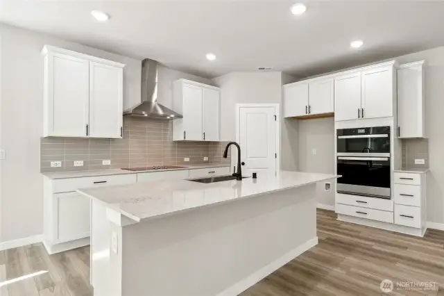 Disclaimer Secondary photos of same floor plan on different lot in different community: Photos are from another Luna, finishes, upgrades, and features may vary.