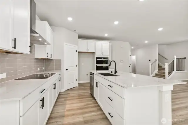 Disclaimer Secondary photos of same floor plan on different lot in different community: Photos are from another Luna, finishes, upgrades, and features may vary.