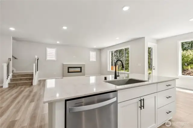 Disclaimer Secondary photos of same floor plan on different lot in different community: Photos are from another Luna, finishes, upgrades, and features may vary.