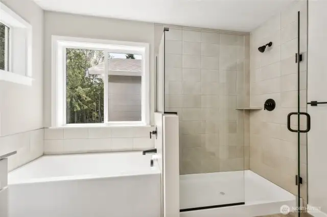Disclaimer Secondary photos of same floor plan on different lot in different community: Photos are from another Luna, finishes, upgrades, and features may vary.