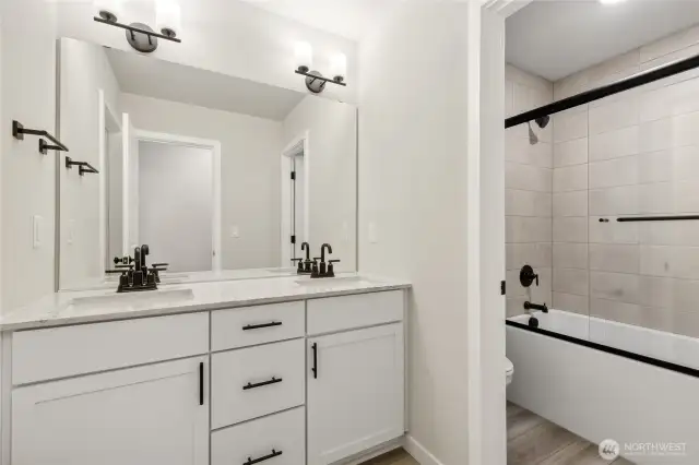 Disclaimer Secondary photos of same floor plan on different lot in different community: Photos are from another Luna, finishes, upgrades, and features may vary.