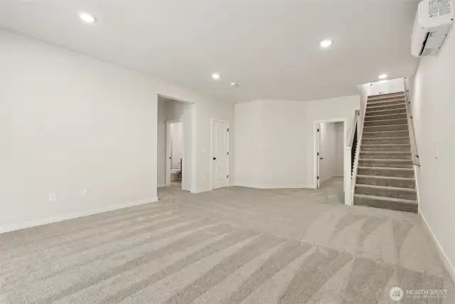 Disclaimer Secondary photos of same floor plan on different lot in different community: Photos are from another Luna, finishes, upgrades, and features may vary.