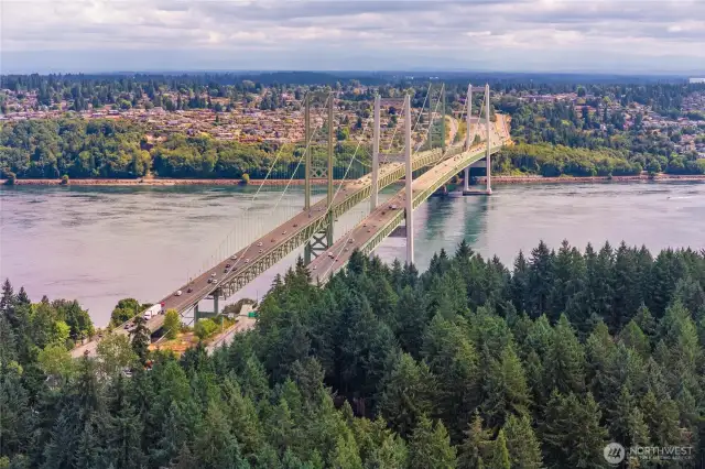 Just minutes to the Narrows Bridge for each commuting