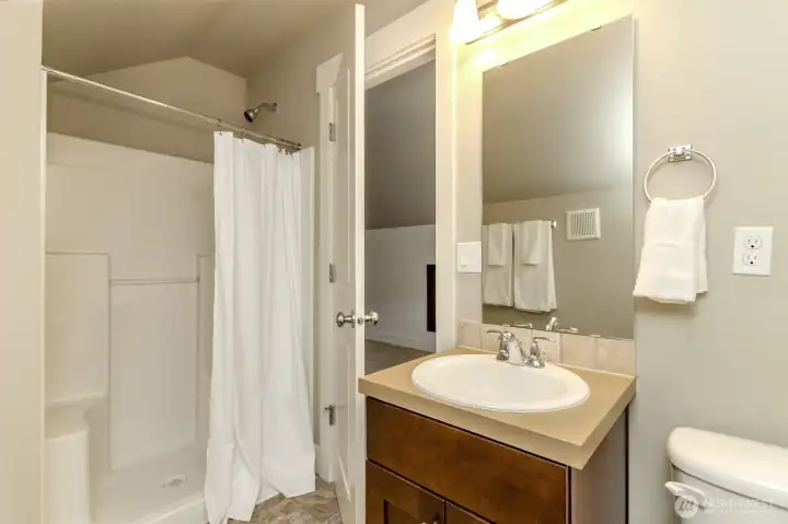 Bathroom off the bonus on the 3rd floor great space to hang out or have informal gatherings.