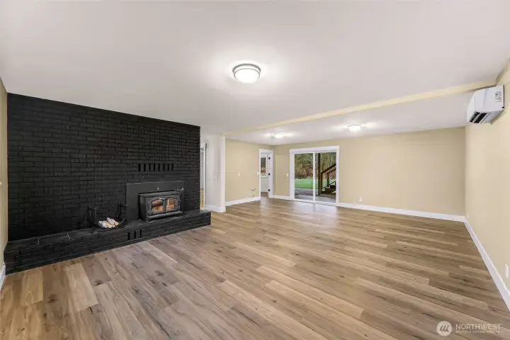 Exceptionally large bonus room, private access through sliding door