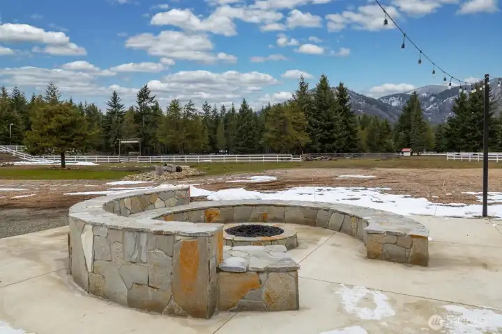 Outdoor Firepit