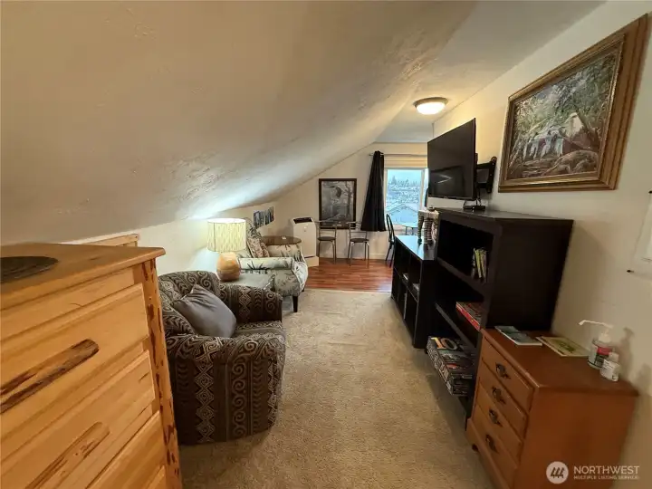 Sitting area in Bedroom 4