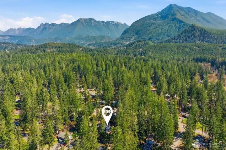 There is no question the Snoqualmie Valley is absolutely perfect for nature lovers and outdoor enthusiasts! Mt. Si, the Cascade Mountains, the Snoqualmie River, and Snoqualmie Pass offer endless outdoor activities.