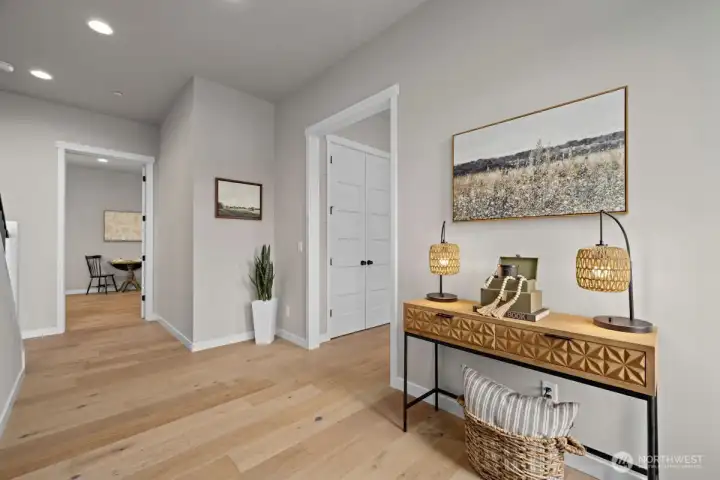 Photographs are for illustrative purposes only. Features, finishes, interior/exterior colors, landscaping and floorplan shown may vary from actual homes built