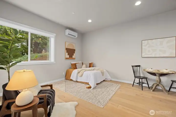 Photographs are for illustrative purposes only. Features, finishes, interior/exterior colors, landscaping and floorplan shown may vary from actual homes built