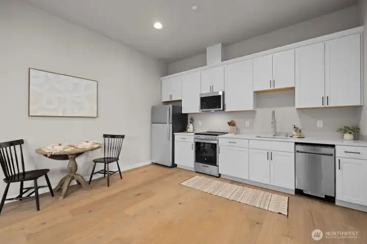 Photographs are for illustrative purposes only. Features, finishes, interior/exterior colors, landscaping and floorplan shown may vary from actual homes built