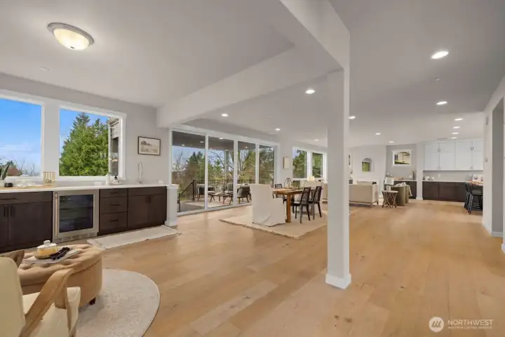 Photographs are for illustrative purposes only. Features, finishes, interior/exterior colors, landscaping and floorplan shown may vary from actual homes built