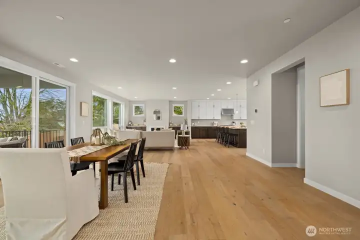 Photographs are for illustrative purposes only. Features, finishes, interior/exterior colors, landscaping and floorplan shown may vary from actual homes built
