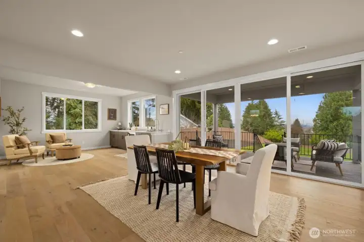 Photographs are for illustrative purposes only. Features, finishes, interior/exterior colors, landscaping and floorplan shown may vary from actual homes built