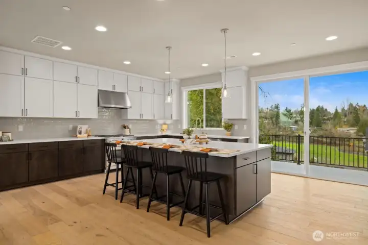 Photographs are for illustrative purposes only. Features, finishes, interior/exterior colors, landscaping and floorplan shown may vary from actual homes built