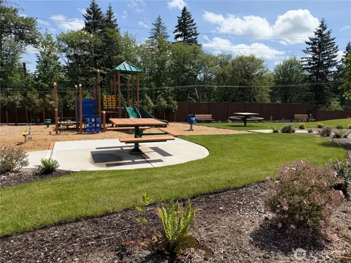 Great community park with various seating areas! Great community park with various seating areas!