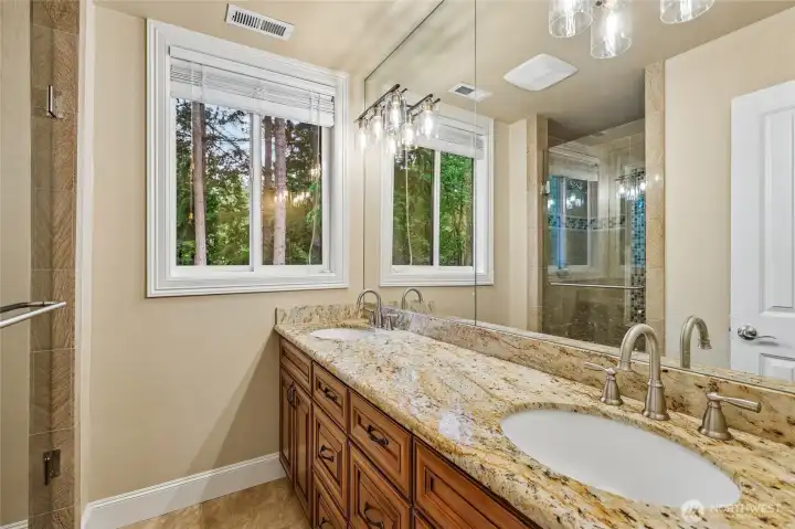 Primary En Suite 5 Piece Bathrooom