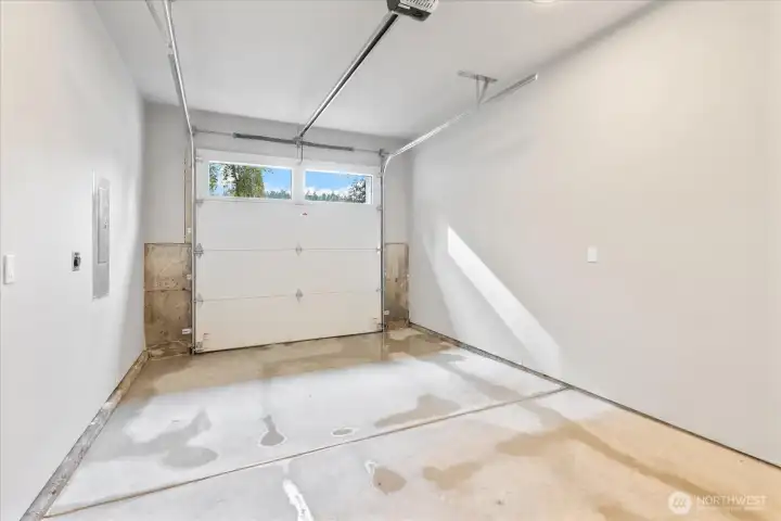 1 Car Garage