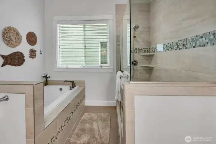 ~tub & walk in shower