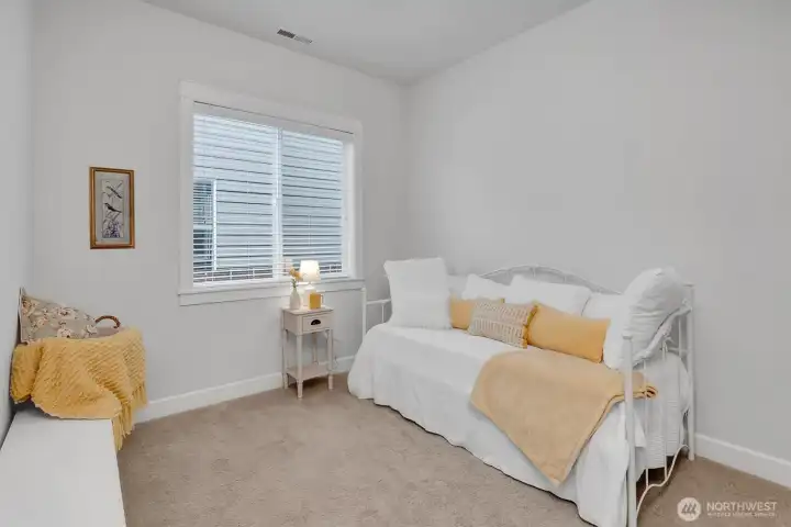 ~middle bedroom