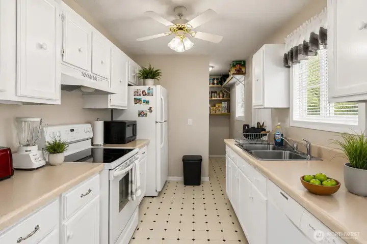 Kitchen unit 2